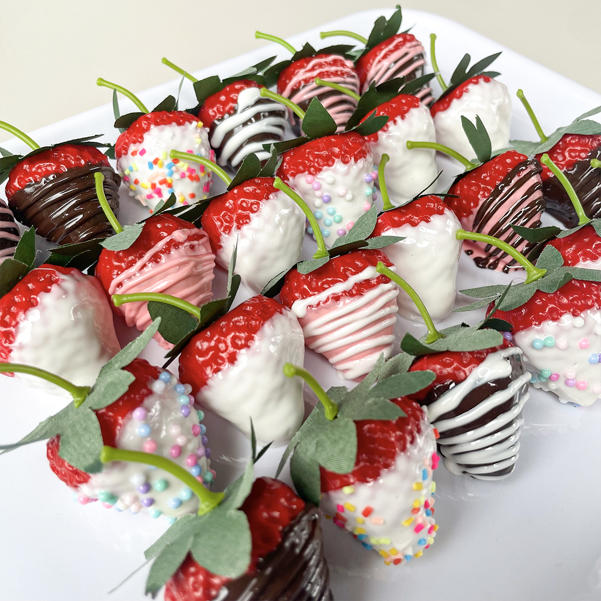 Party Games Graduation - 3-Piece Set of Artificial Strawberry Models,